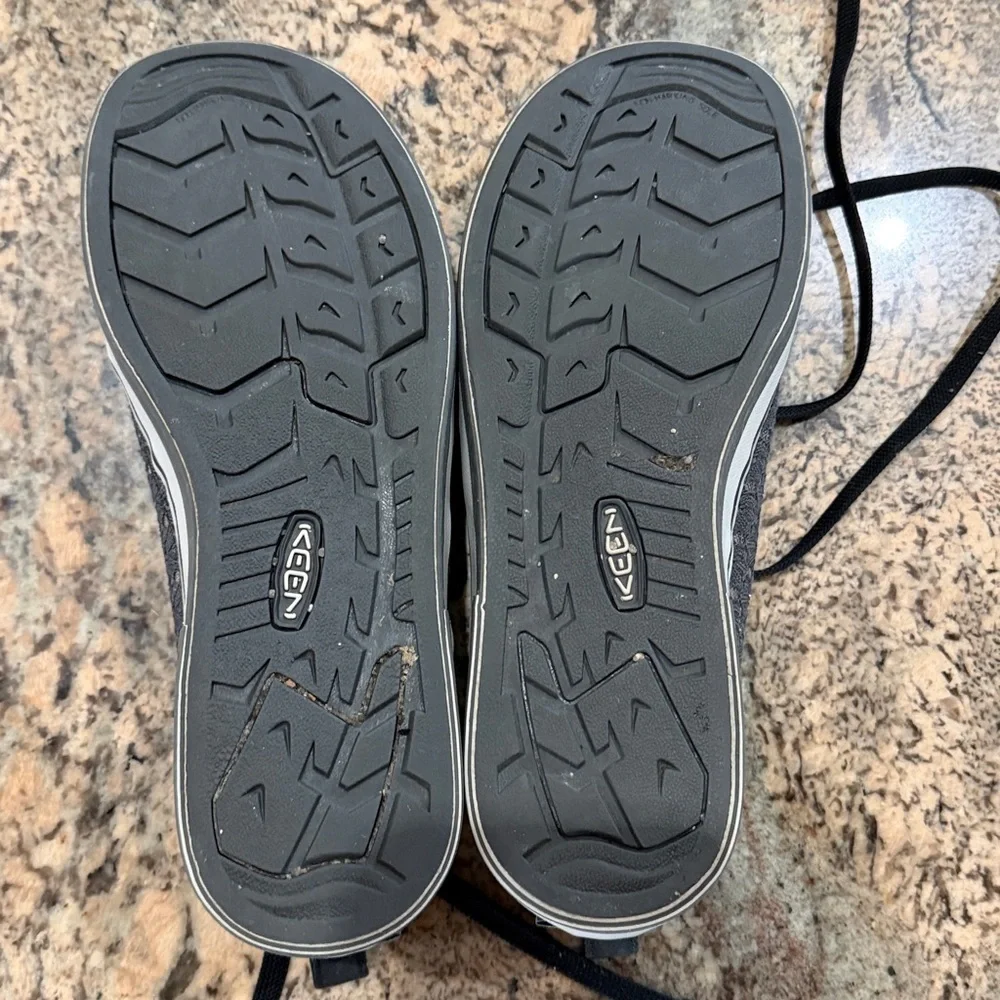 Keen stylish sneakers